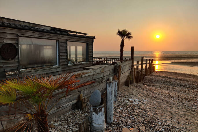 Effortless Energy: From Beach Days to Cozy Nights at Home